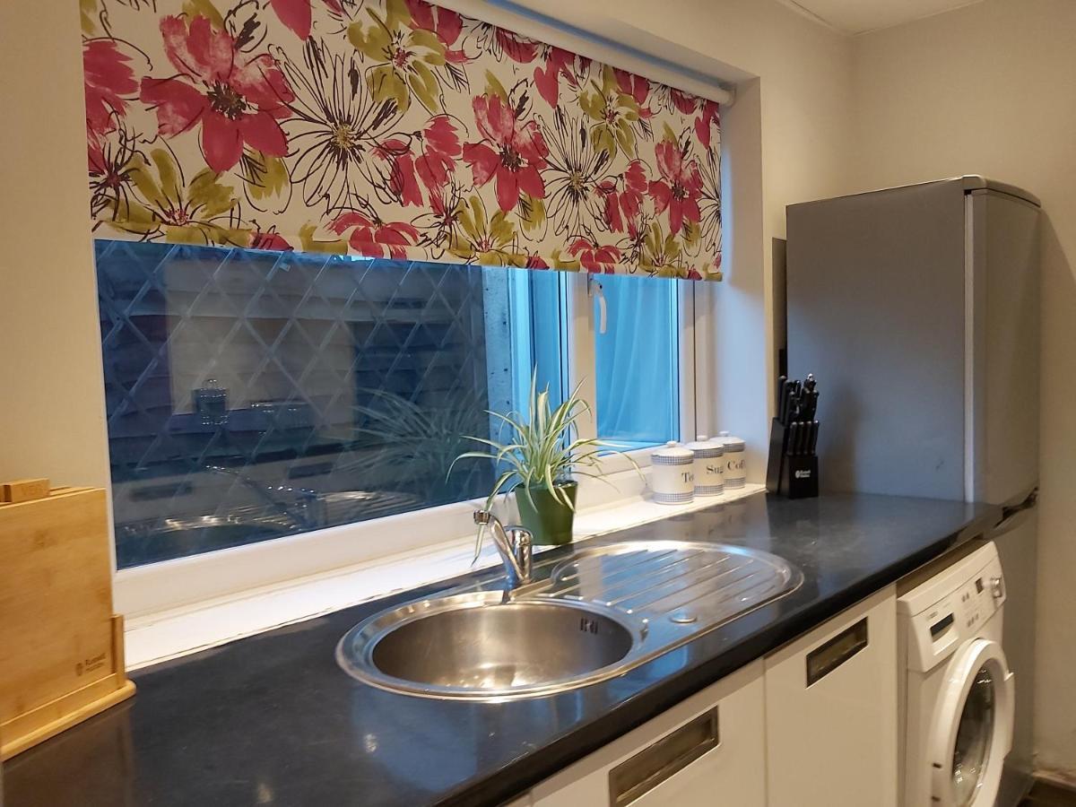 Pearson House - Huku Kwetu 3 Bedroom End Of Terrance House - Family And Business Group Self Catering Accommodation -Huku Kwetu Nottingham Ngoại thất bức ảnh