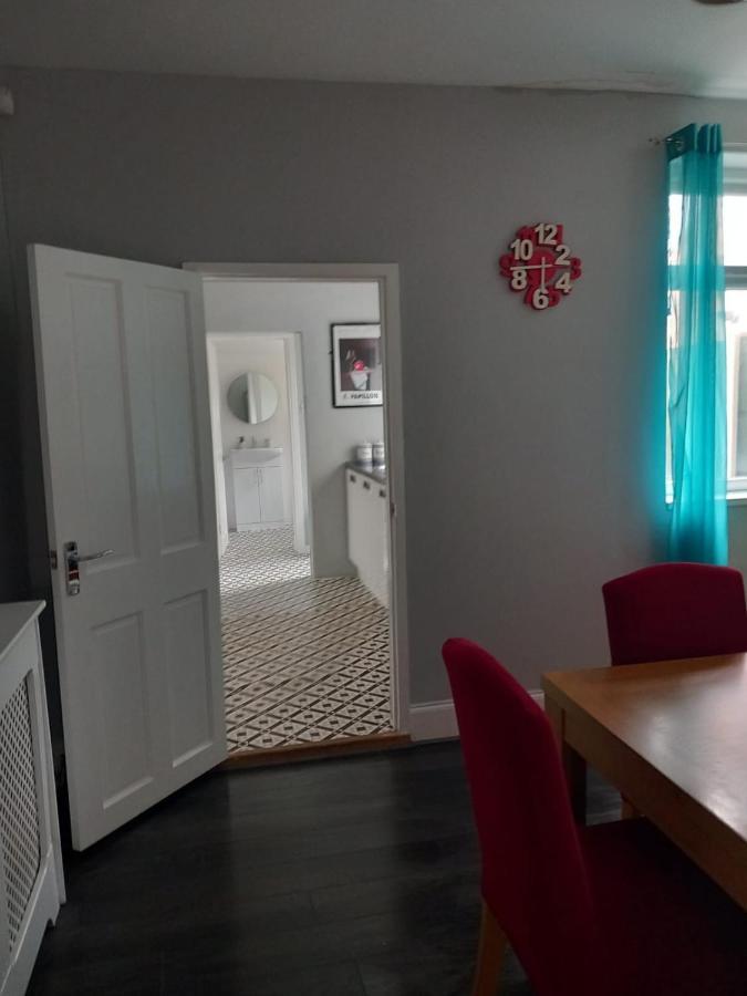 Pearson House - Huku Kwetu 3 Bedroom End Of Terrance House - Family And Business Group Self Catering Accommodation -Huku Kwetu Nottingham Ngoại thất bức ảnh