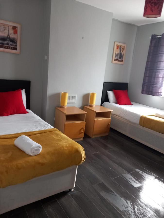 Pearson House - Huku Kwetu 3 Bedroom End Of Terrance House - Family And Business Group Self Catering Accommodation -Huku Kwetu Nottingham Ngoại thất bức ảnh