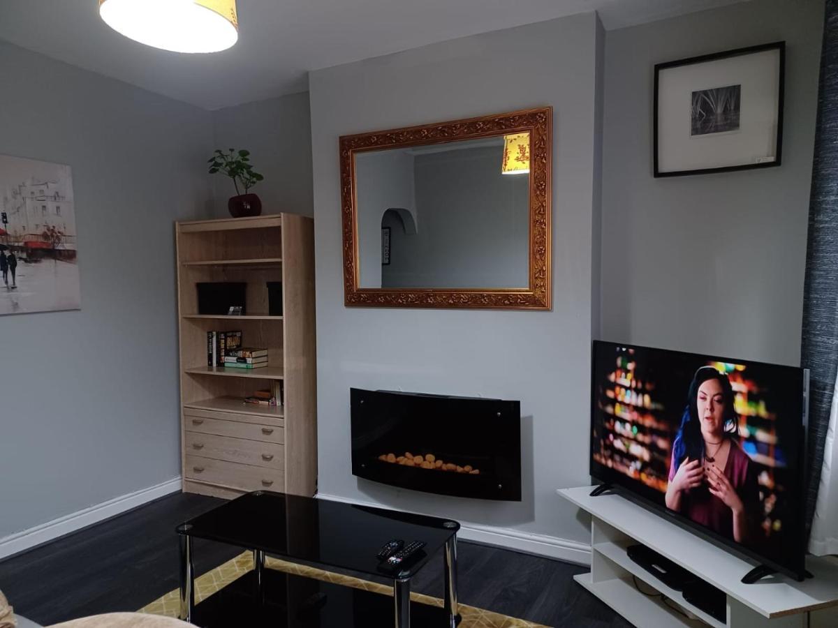 Pearson House - Huku Kwetu 3 Bedroom End Of Terrance House - Family And Business Group Self Catering Accommodation -Huku Kwetu Nottingham Ngoại thất bức ảnh